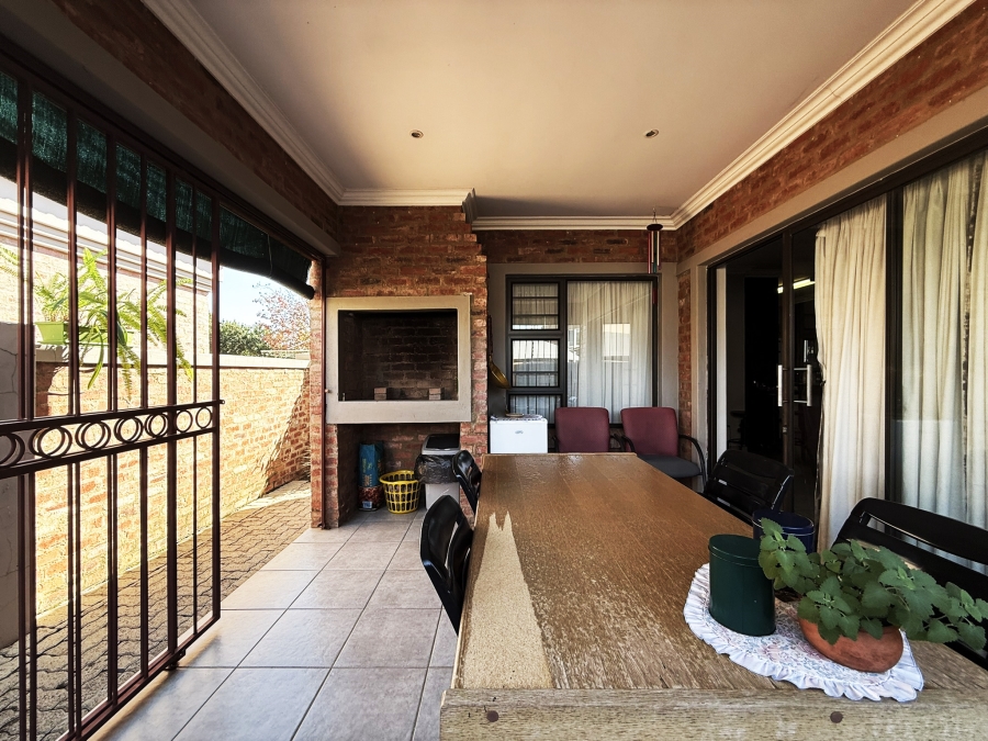 2 Bedroom Property for Sale in Baillie Park North West